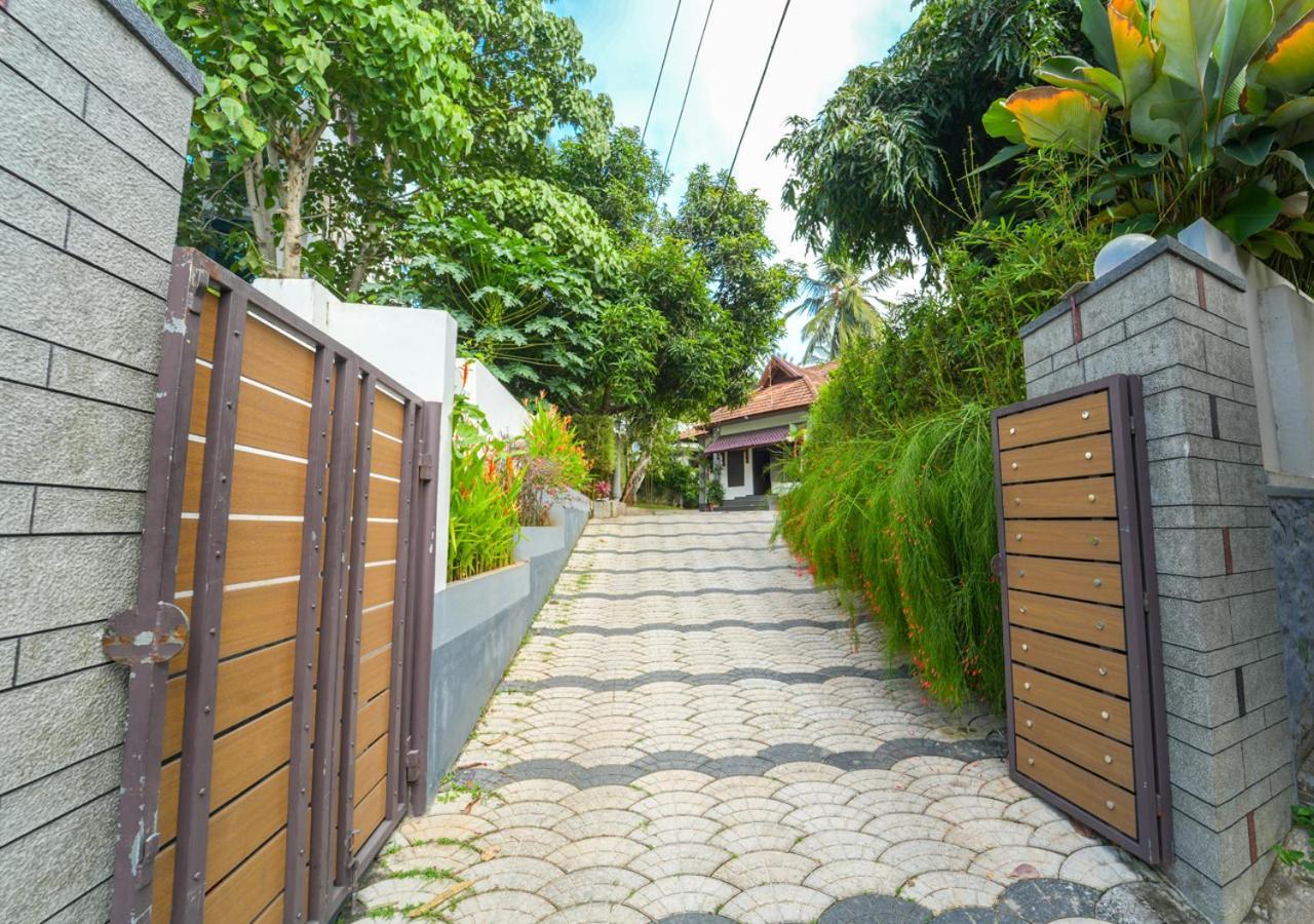Pop Tavern Kovalam Beach Villa By Voye Homes ภายนอก รูปภาพ