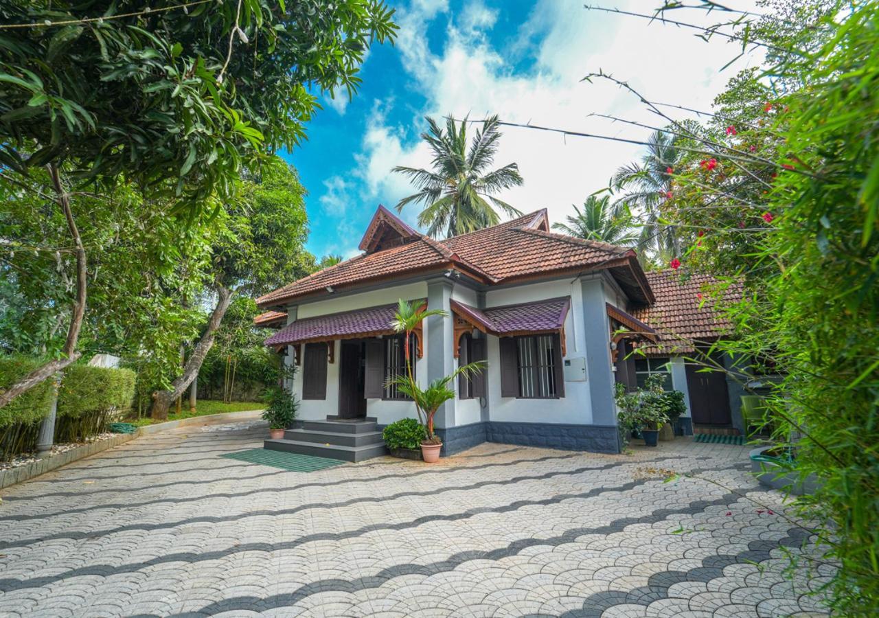 Pop Tavern Kovalam Beach Villa By Voye Homes ภายนอก รูปภาพ