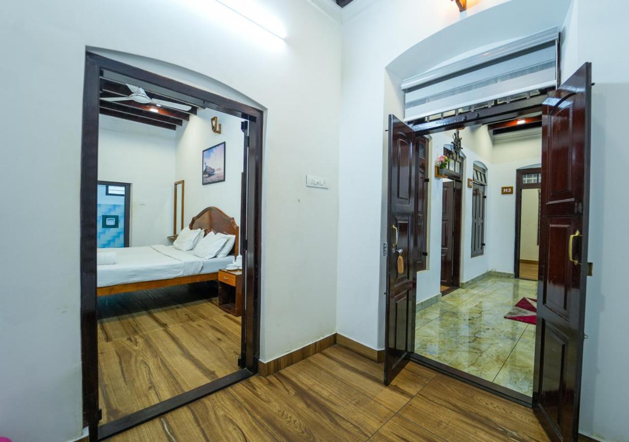Pop Tavern Kovalam Beach Villa By Voye Homes ภายนอก รูปภาพ