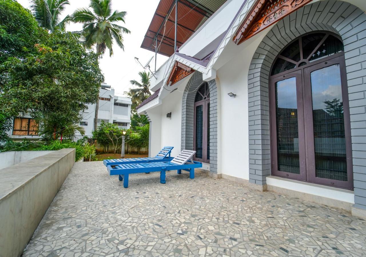 Pop Tavern Kovalam Beach Villa By Voye Homes ภายนอก รูปภาพ